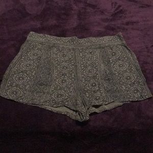 Ecote Green Patterned Short